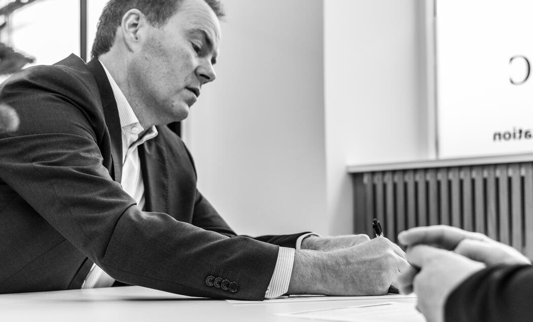 Specialist i finansieringsret Ulrich Hejle Advokat Ulrich Hejle er specialiseret i den finansielle sektor.